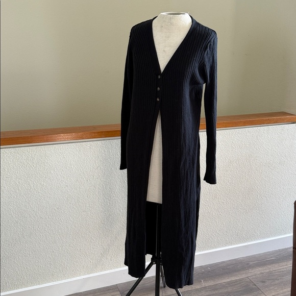 Future Collective Black Sweater duster size medium 3 button closure - Picture 5 of 11